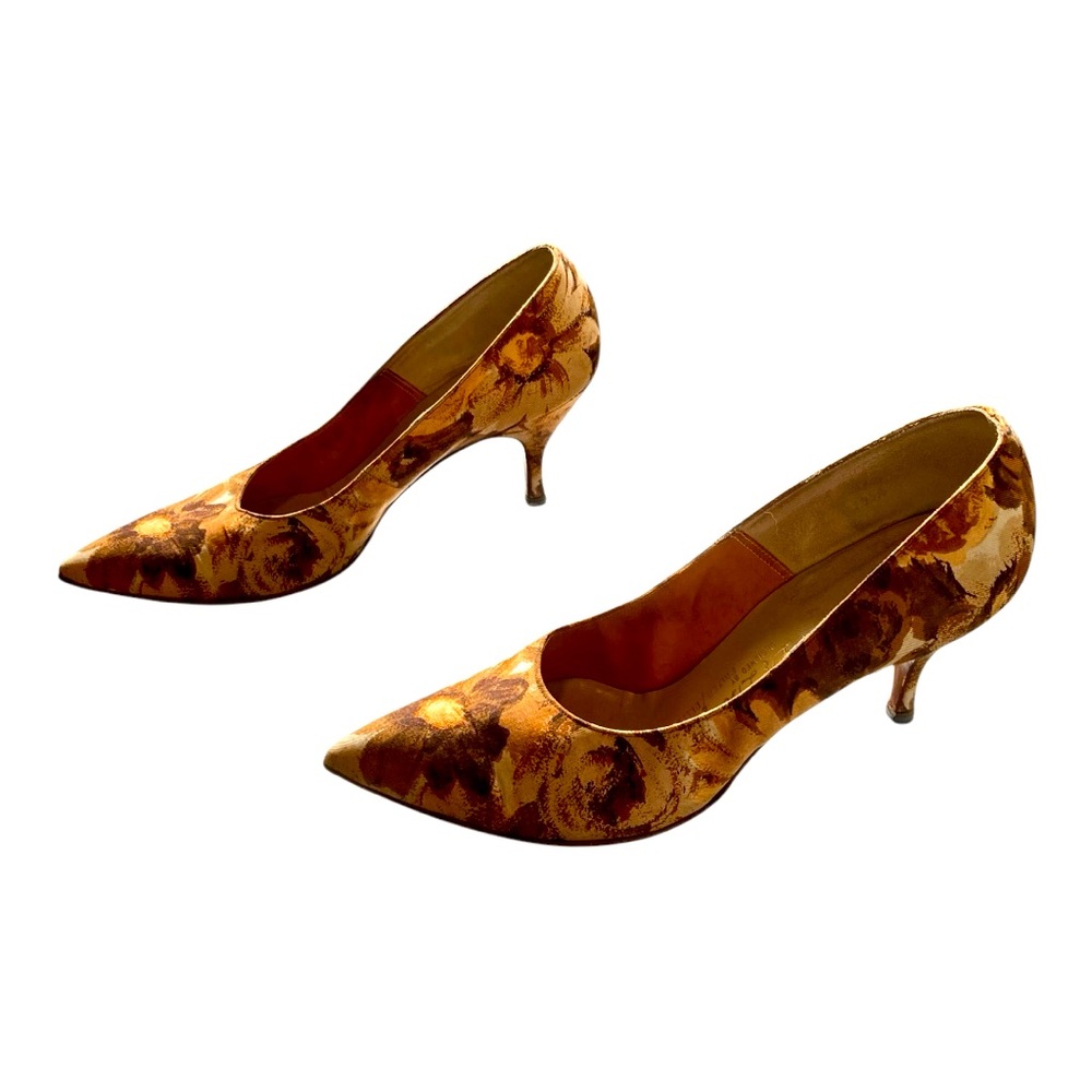 Vintage Brown Floral Fabric Pumps